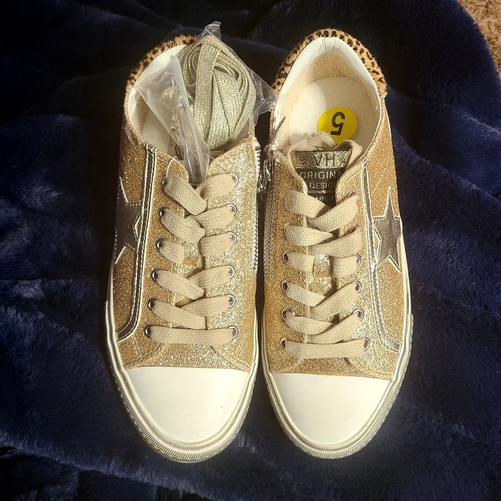 Vintage Havava Wild Gold Alive Sneakers